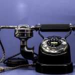 ouderwetse zwarte telefoon