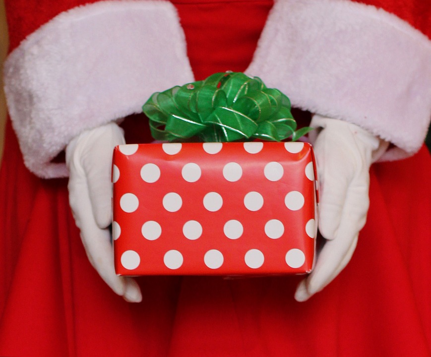 Voorlopige Samengroeiing Ontmoedigen Kerstcadeaus geven of gaan we deze dure traditie afschaffen? | Vijftigenmeer