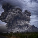opvliegers vulkaan uitbarsting