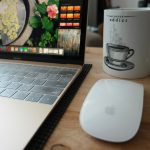 koffieverslaving koffie mok laptop